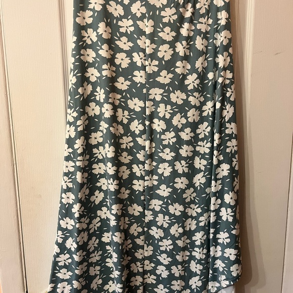 Selling 2 summer flower skirts - Picture 5 of 6
